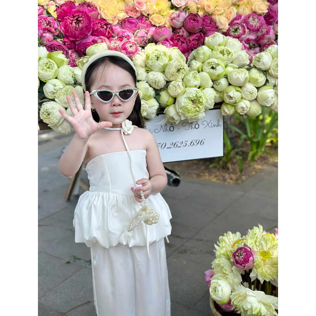 Set Áo Quây Peplum Xoè Phồng Bí, Quần Suông Dài kèm choker hoa trà