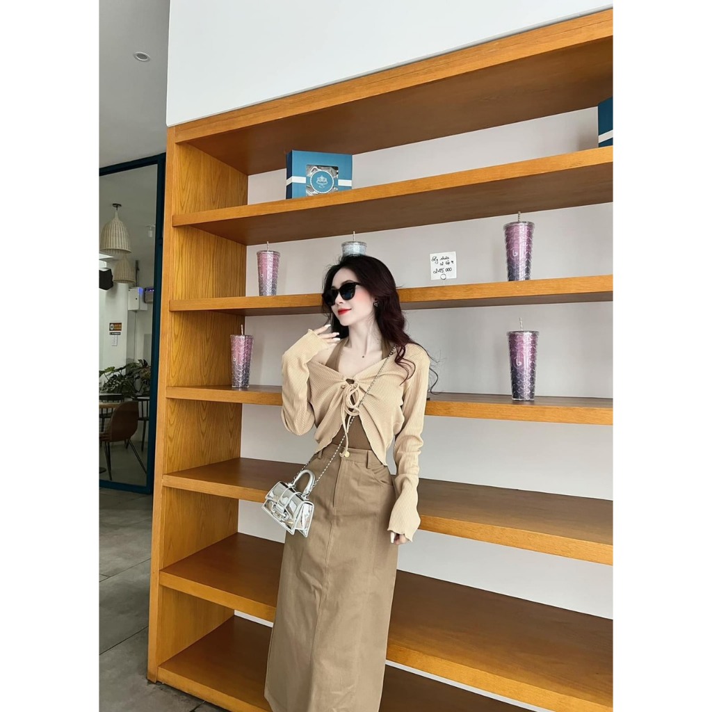 Sét váy áo croptop, áo kiểu yếm mix chân váy chữ A. Sét váy 3 món sang chảnh cho các nàng siện đi chơi, dự tiệc.