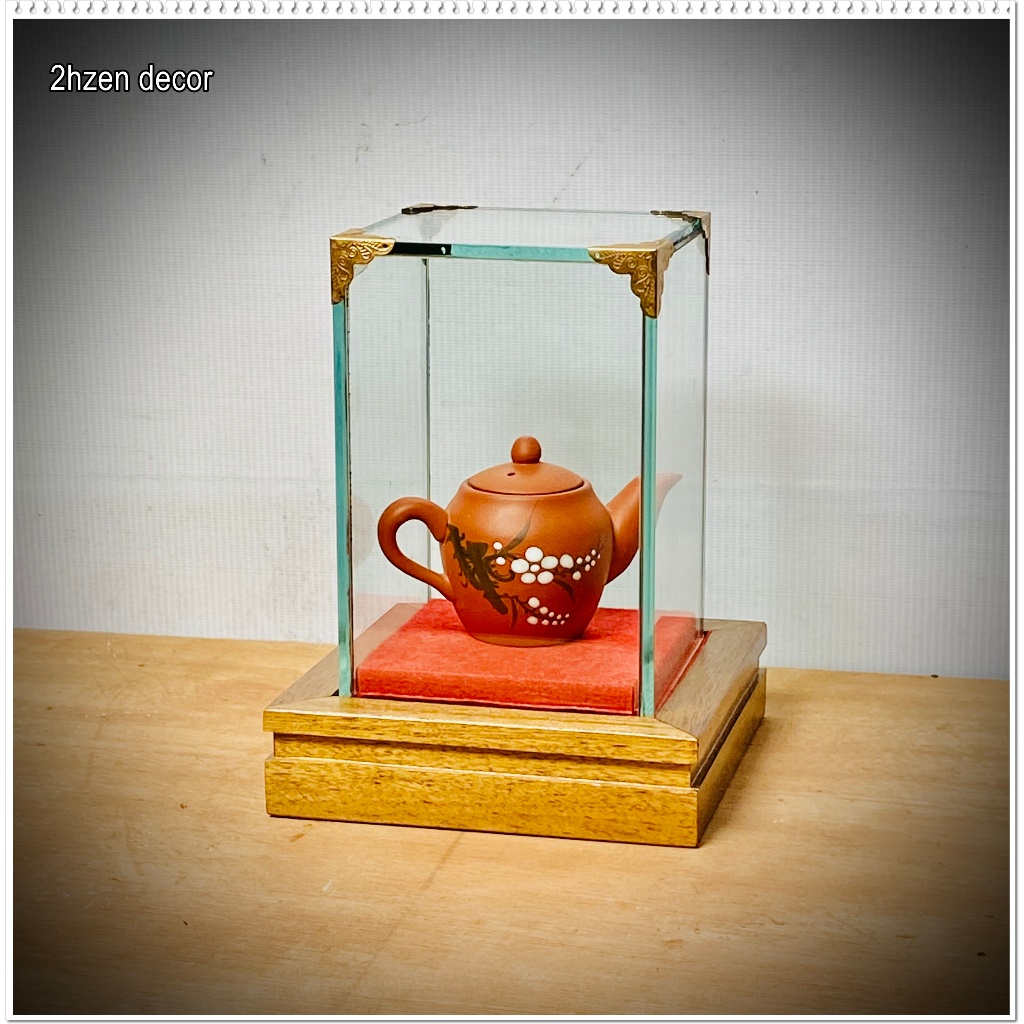Khung kính trưng bày tượng kích thước lọt lòng 11 x 11 cao 17 cm