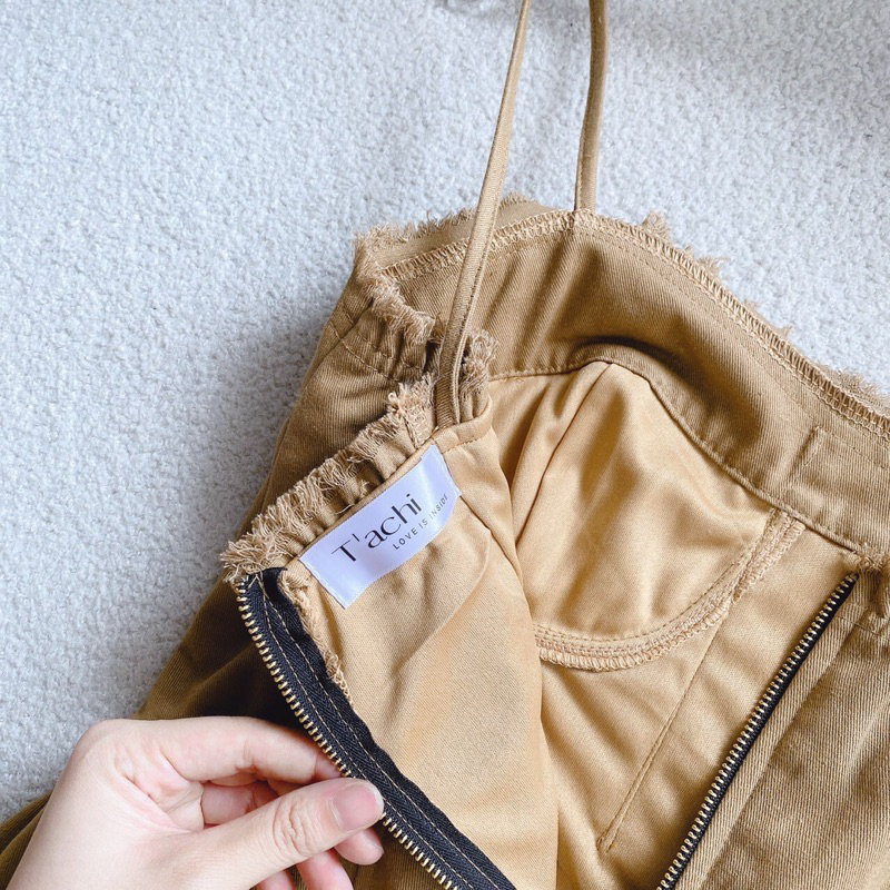 SET ĐẦM 2S NÂU ĐAN DÂY NGỰC KÈM KHOÁC CROP NÂU