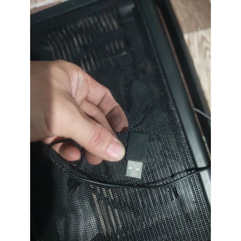 Đế tản nhiệt laptop cũ