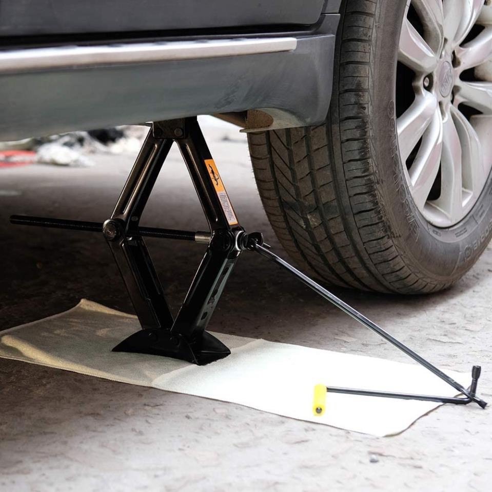 Kích Chữ A 2 Tấn Con Đội Ô Tô Xe Máy 1 Tấn - Kích Gầm Thay Lốp Xe Hơi