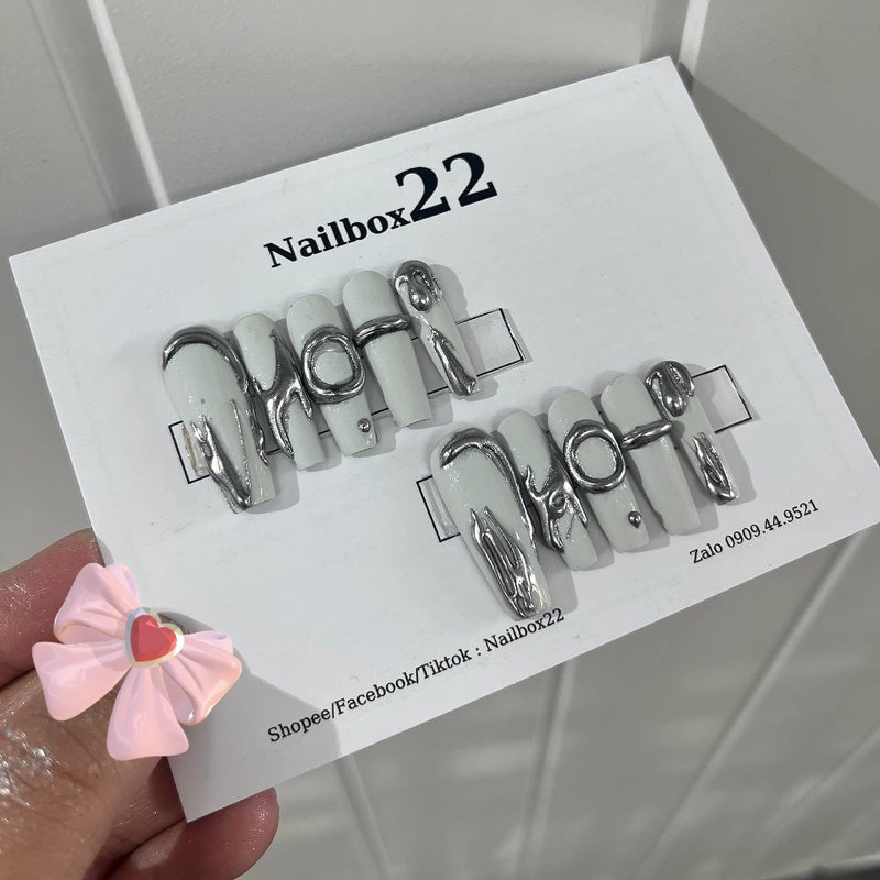 Nailbox  -Móng giả thiết kế thủ công Mẫu nude tráng gương bạc sang xịn mịn😎🖤 Fake nails