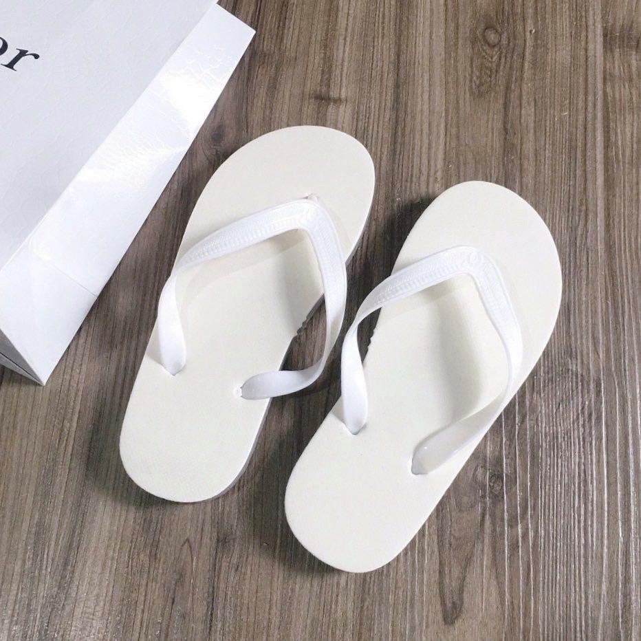 Dép tông mùa hà nam nữ