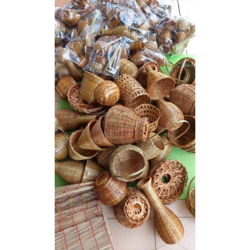 Đồ mây tre đan.Góc địa phương