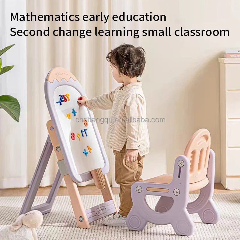 Bảng vẽ Takafuni cho bé kết hợp với ghế ngồi, bộ nam châm bảng tính và Bút cho bé sáng tạo có 2 màu Xanh và tím.