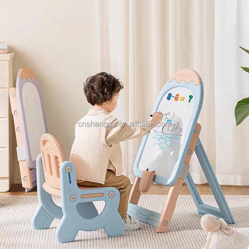 Bảng vẽ Takafuni cho bé kết hợp với ghế ngồi, bộ nam châm bảng tính và Bút cho bé sáng tạo có 2 màu Xanh và tím.