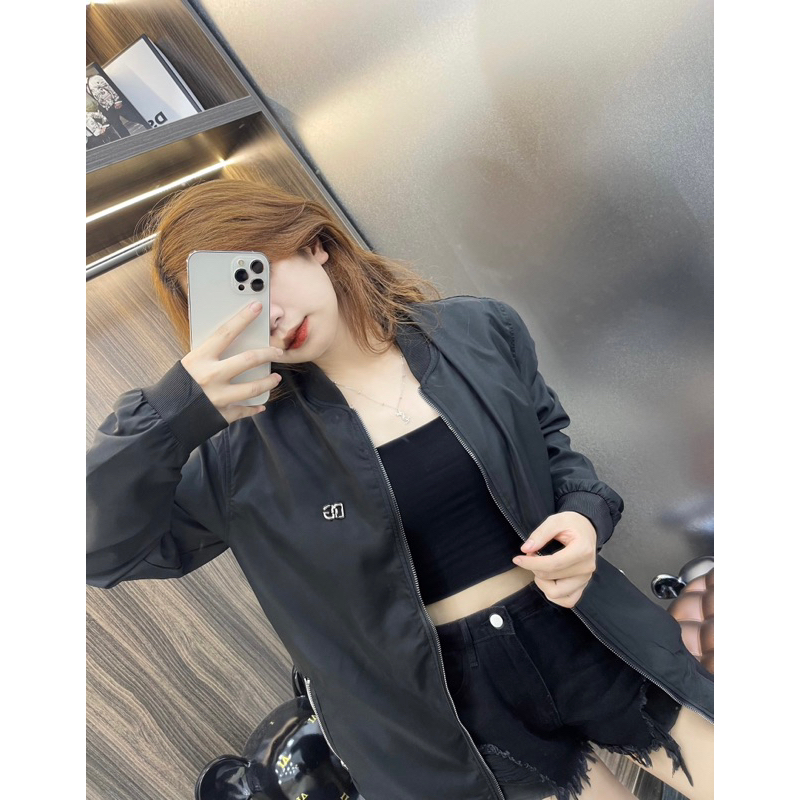 Áo Bomber Trơn Đơn Giản Có Logo DG Trước Ngực và Khoá Túi