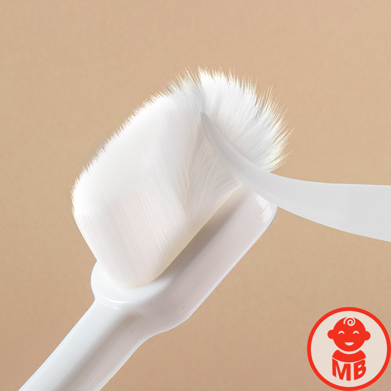 Bàn chải đánh răng lông tơ mềm mại cho bé