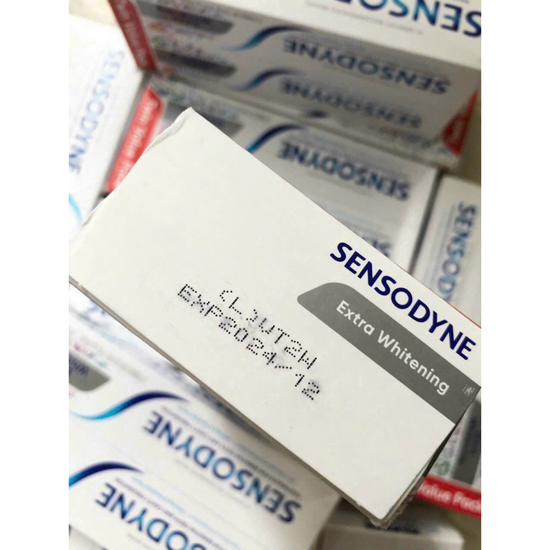 Kem đánh răng dành cho răng nhạy cảm Sensodyne Extra Whitening 113g