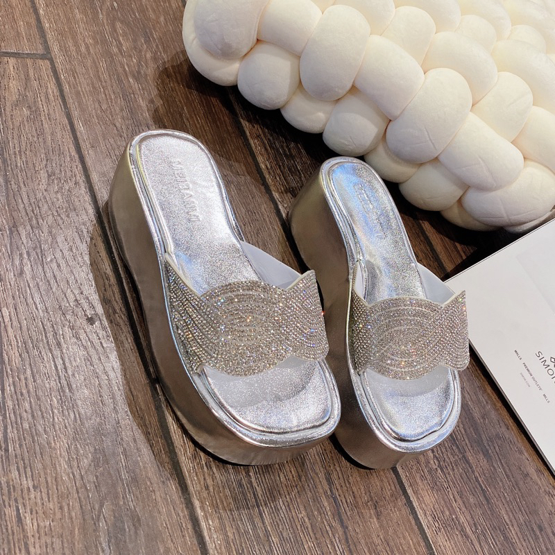 Dép xuồng quai ngang xoàn lượn sóng