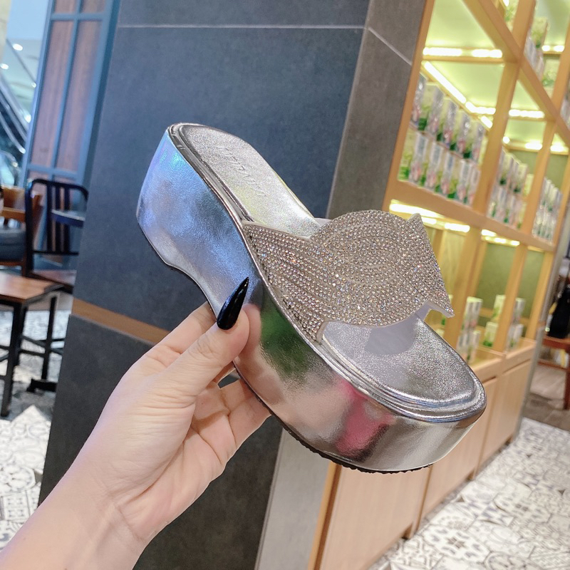 Dép xuồng quai ngang xoàn lượn sóng