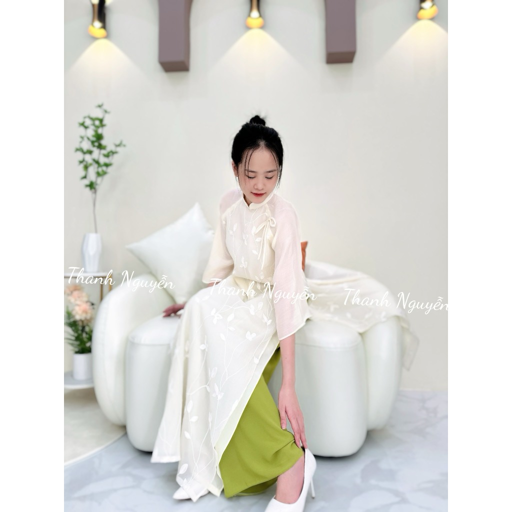 Áo dài cách tân dáng Suông 4  tà chất voan tơ thêu họa tiết lá ,  cổ sen tay lỡ  - Áo Dài  " An Vy "