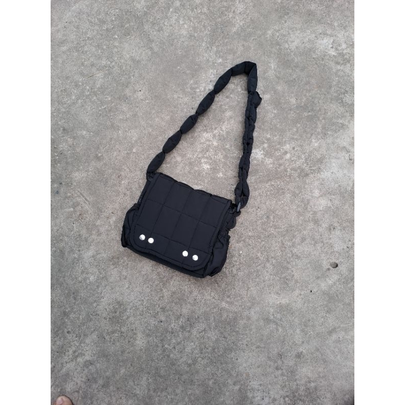 Túi đeo chéo chần bông đi chơi , du lịch BẢN NHỎ cúc bấm tăng giảm dainystore