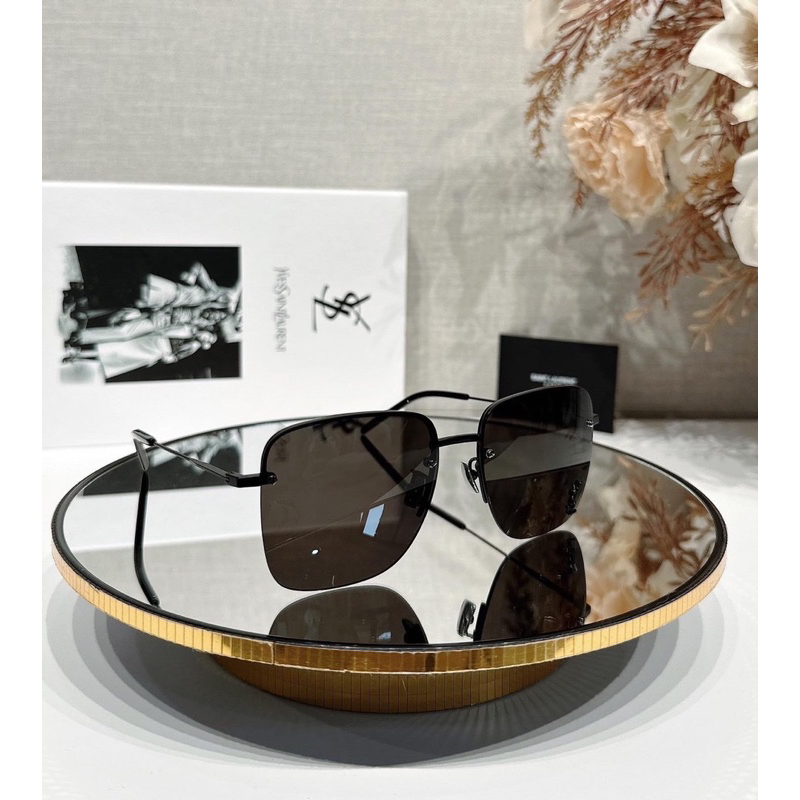 Kính Y.S.L mắt vuông đen- gương gold