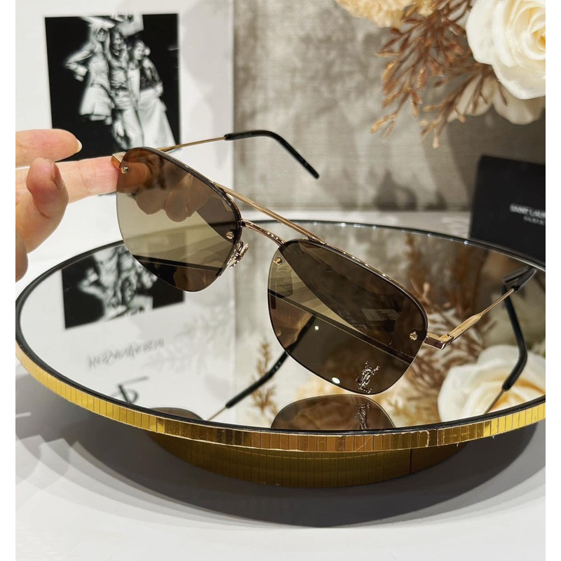 Kính Y.S.L mắt vuông đen- gương gold