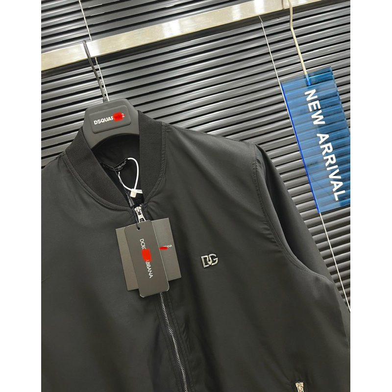 Áo Bomber Trơn Đơn Giản Có Logo DG Trước Ngực và Khoá Túi