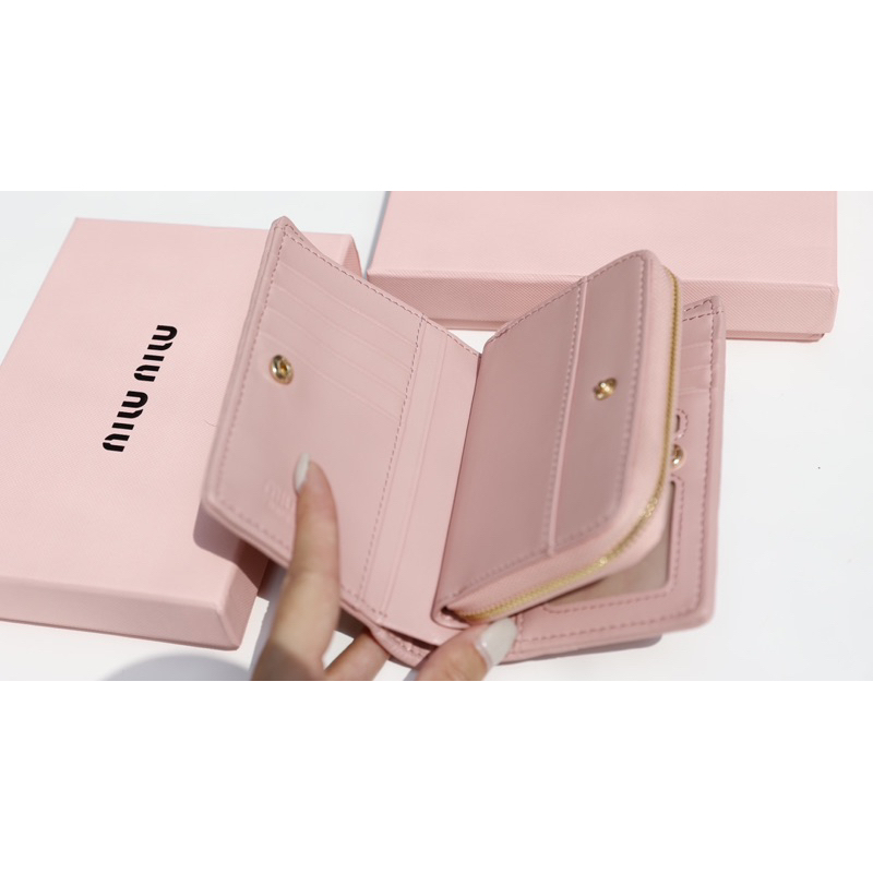 Ví Miumiu Khoá Gập Đen Hồng  -  By Anh Dinh Phuong