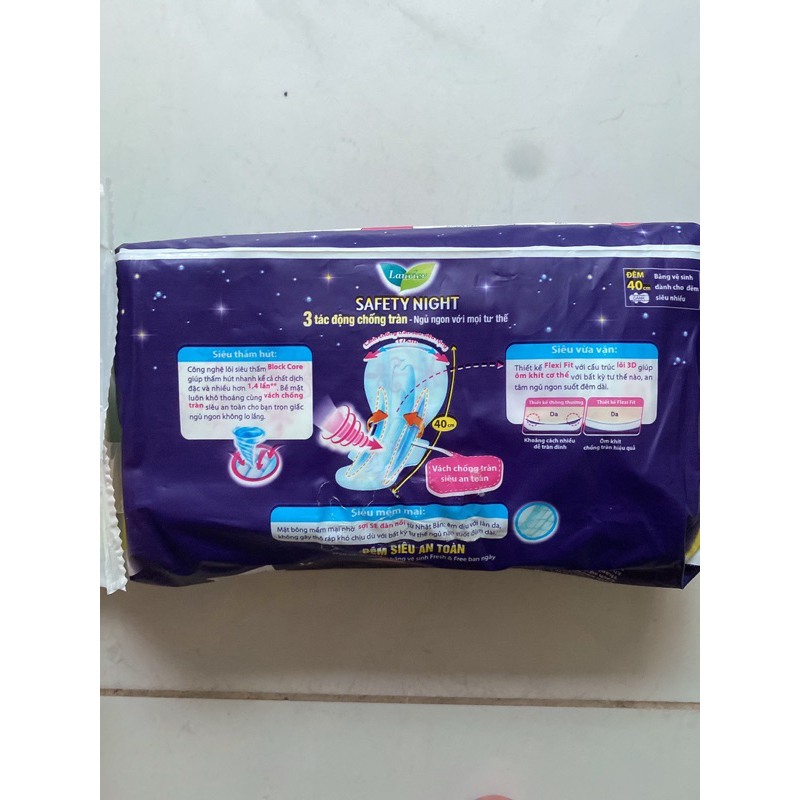 Băng Vệ Sinh Ban Đêm Laurier Safety Night Siêu An Toàn 40cm 4 Miếng