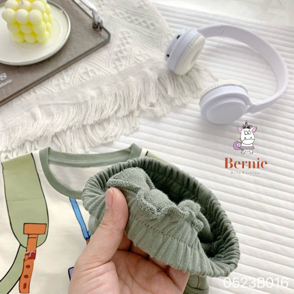 Bộ thu đông bé trai nhà thám hiểm STELLA TOUR Bernie - Bộ dài tay bé trai phong cách Hàn Quốc cho bé 9-23kg - 0523B016