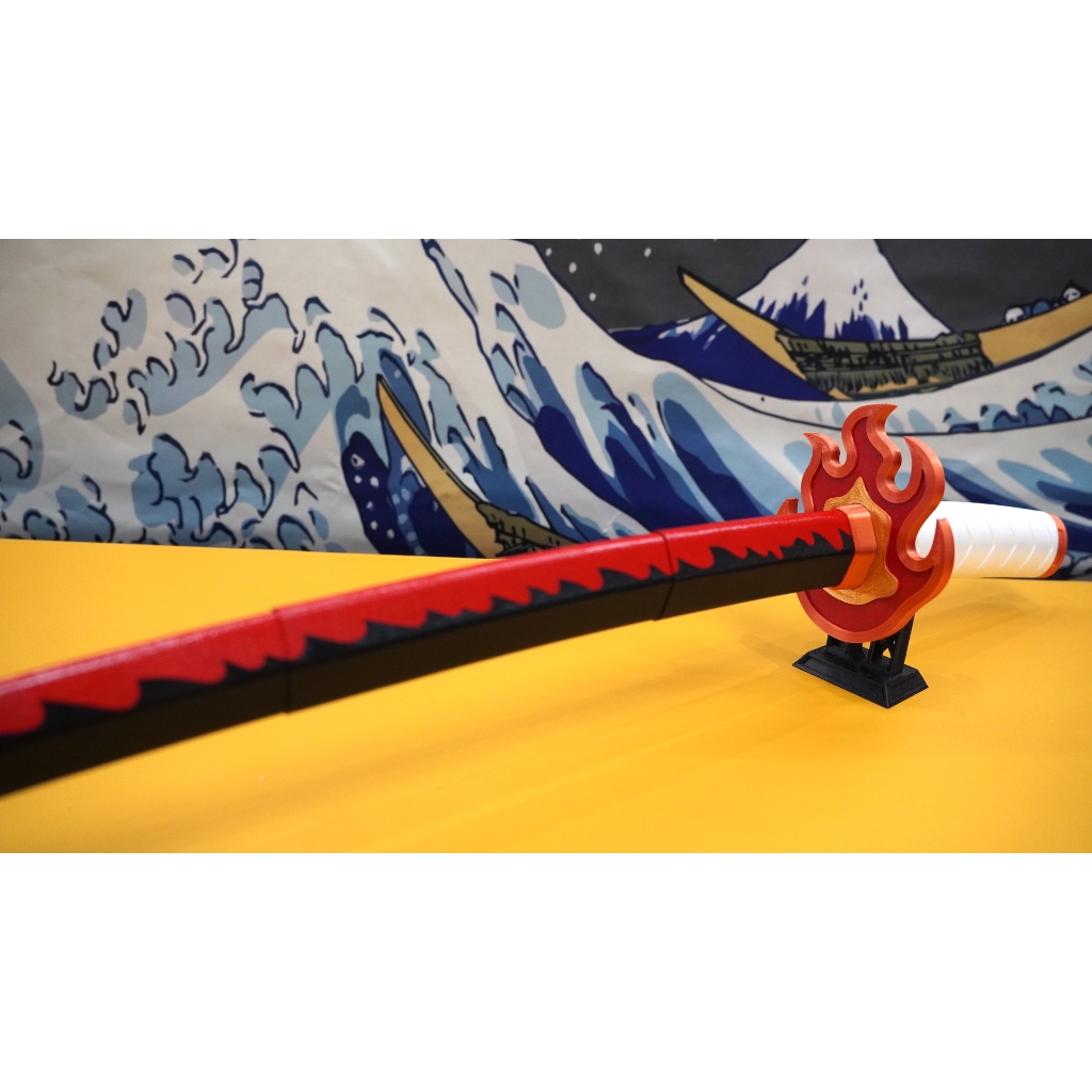 Mô hình katana của Rengoku Viêm Trụ phim Demon Slayer