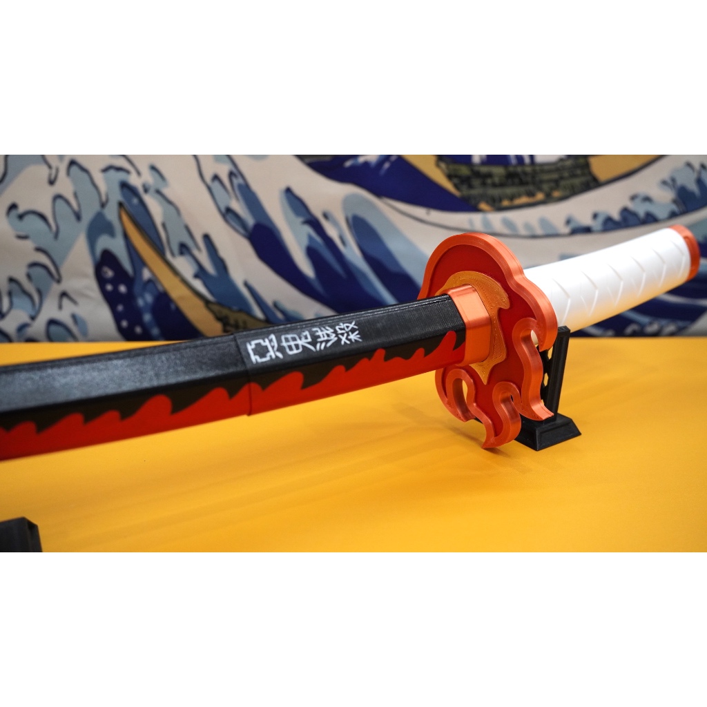 Mô hình katana của Rengoku Viêm Trụ phim Demon Slayer