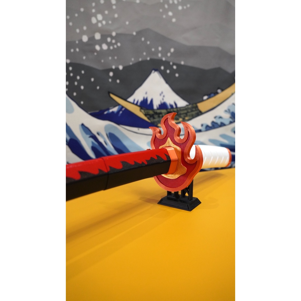 Mô hình katana của Rengoku Viêm Trụ phim Demon Slayer