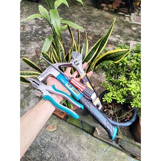 bộ dụng cụ sửa chữa 4 món( tua vít, búa,kìm,mỏ lết)