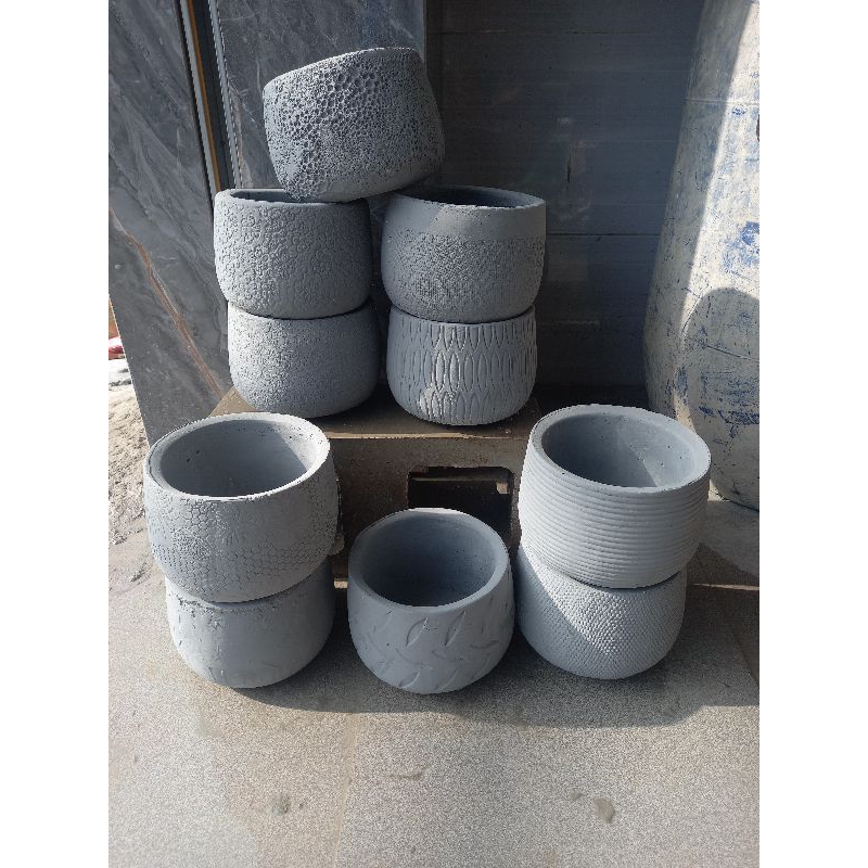 Chậu Xi Măng Tròn Bầu Giọt Nước 16x14