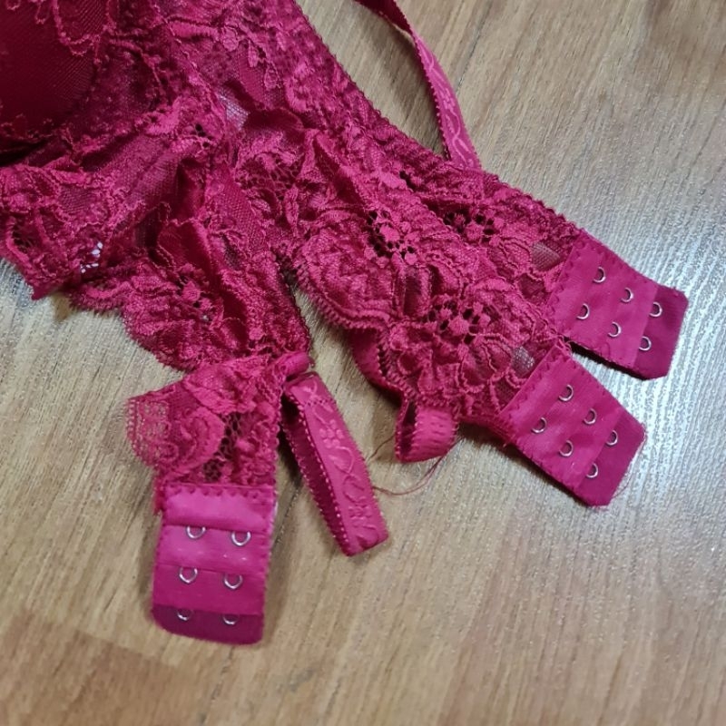 Thanh lý áo ren gọng màu đỏ size 34