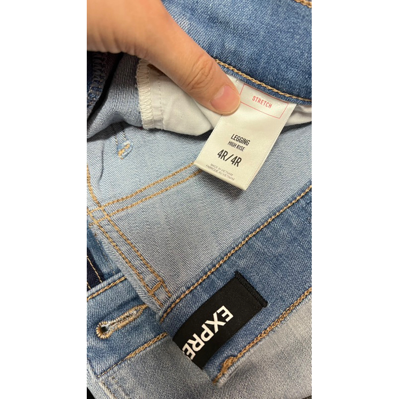 Quần jean Express size 4R, tương đương size 36 Zara