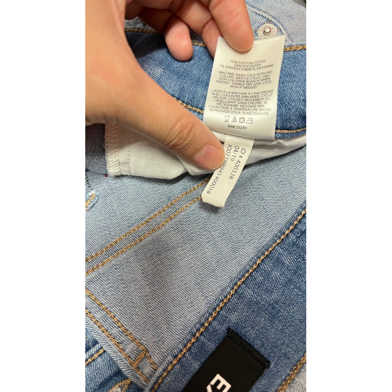 Quần jean Express size 4R, tương đương size 36 Zara