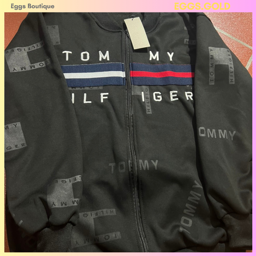Áo khoác bomber nam nữ hoạ tiết T.O.M đẹp, chất nỉ hoạ tiết chữ thêu mẫu hot năm nay