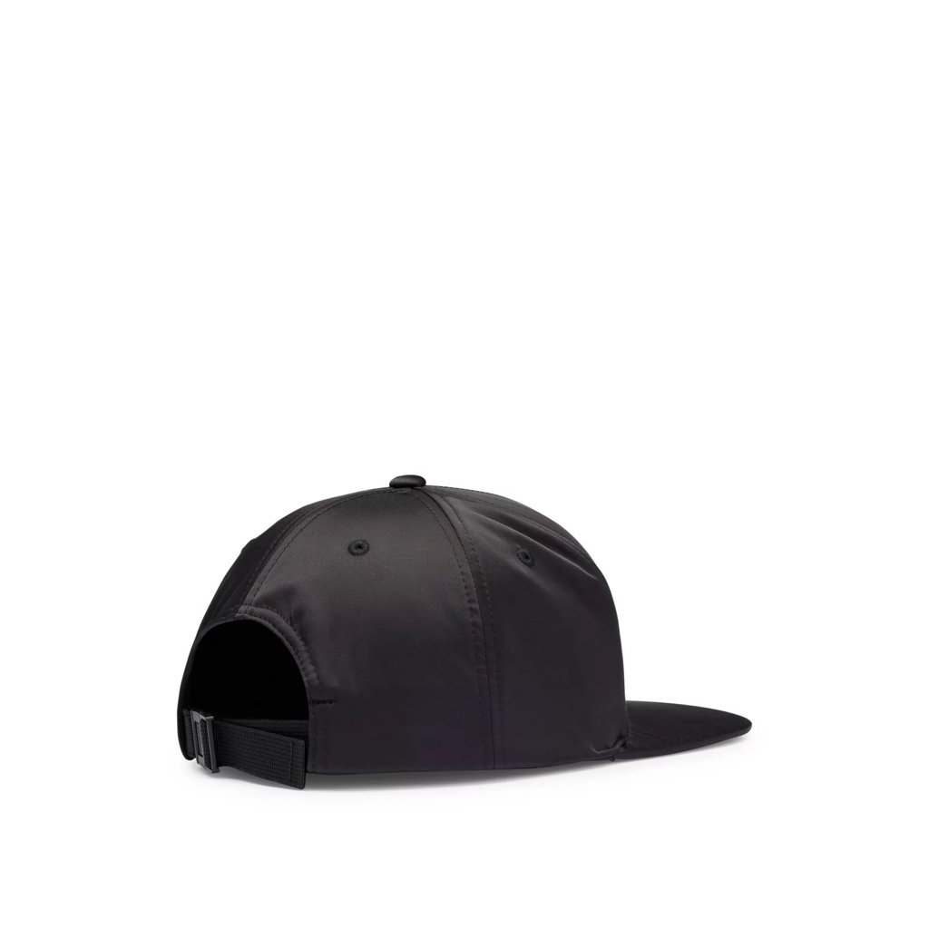 Snapback HugoBoss, mũ đội đầu của HugoBoss, mũ Snapback mẫu mới Hugo Boss 2 màu trắng và đen.