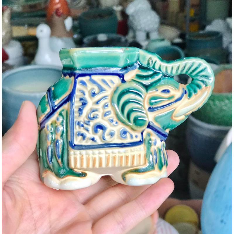 Hủ tăm họa tiết hình voi nam bộ