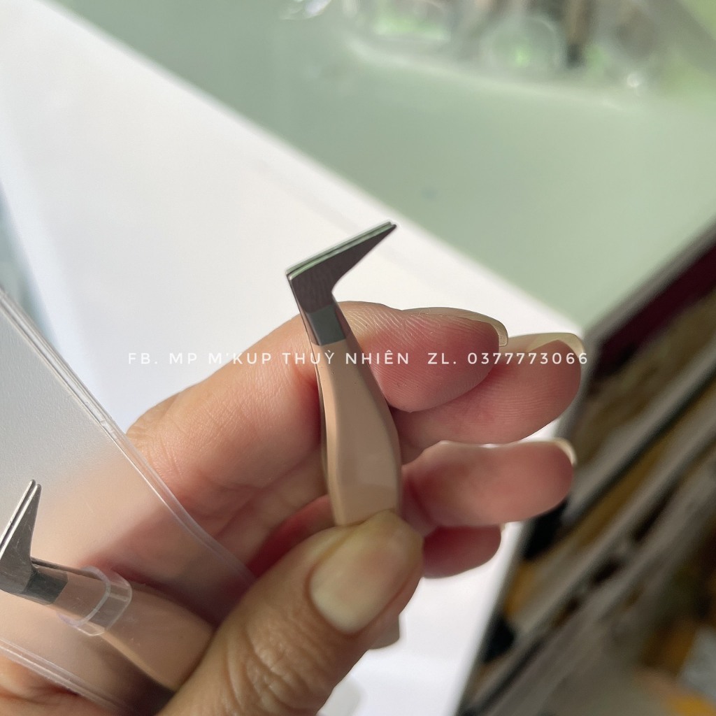 Nhíp nhọn gắn mi mũi cong