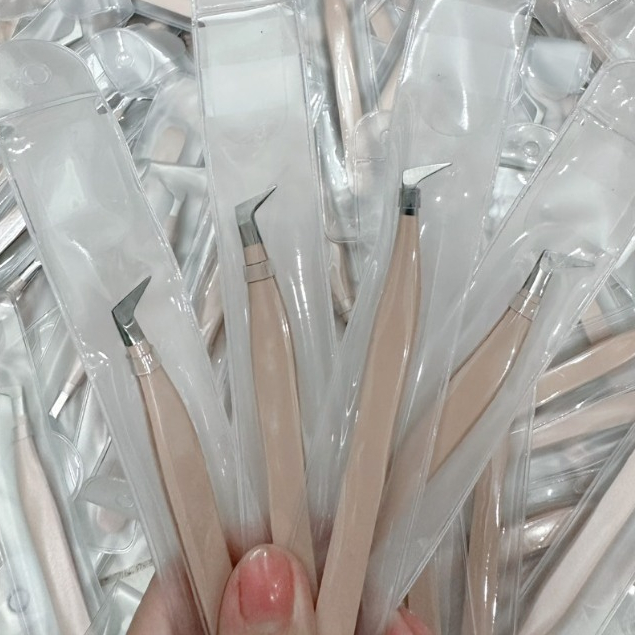 Nhíp nhọn gắn mi mũi cong