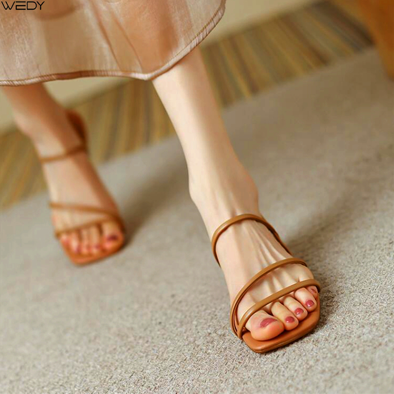 Giày Sandal Quai Mảnh Hở Ngón Đế Bệt, Sandal Quai Chéo Da Mềm Gót 3 Phân WD2321