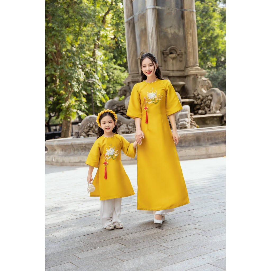 Aó dài Cách Tân gia đình Kim Cúc