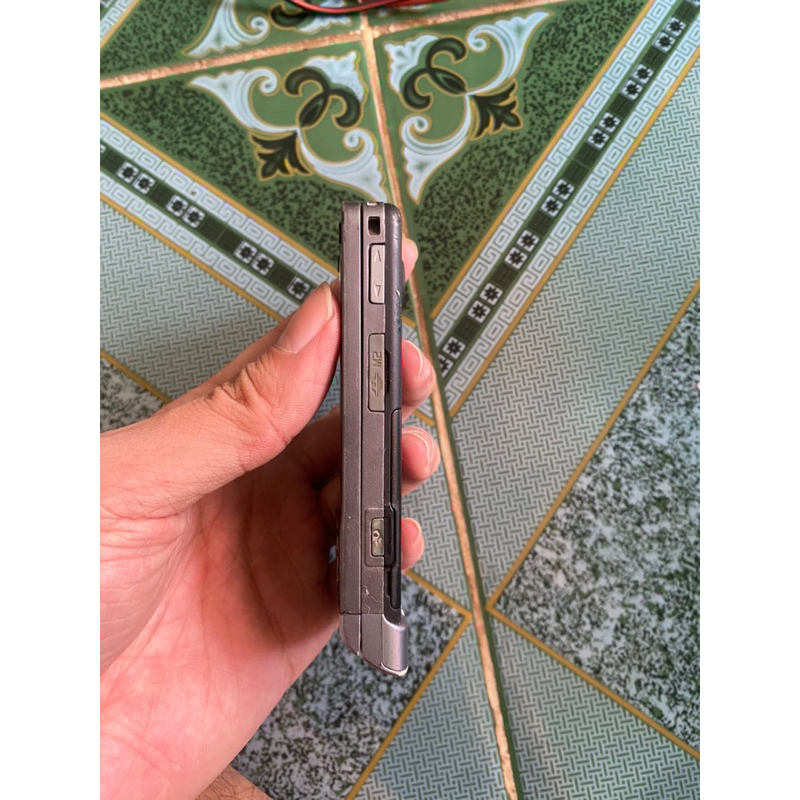 Xác điện thoại Sony Ericsson W910i còn nguon