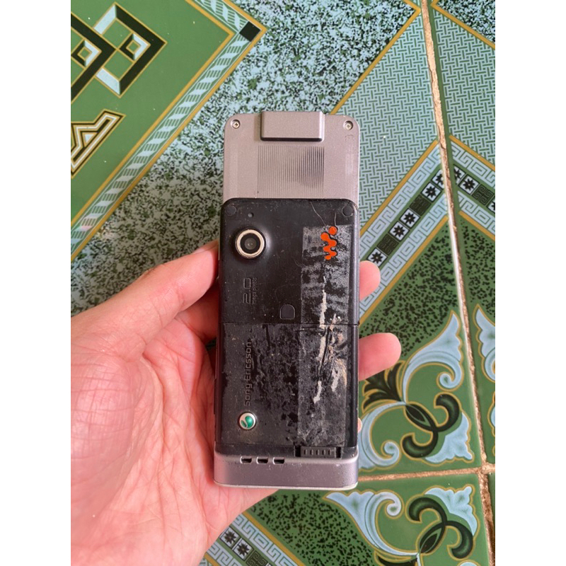 Xác điện thoại Sony Ericsson W910i còn nguon