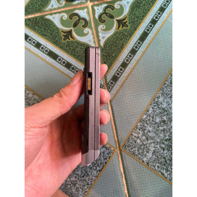 Xác điện thoại Sony Ericsson W910i còn nguon