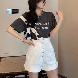 Quần yếm đùi trắng 1 dây cạp lệch cài khuy Q067 Quần sooc kaki gập gấu cá tính độc đáo