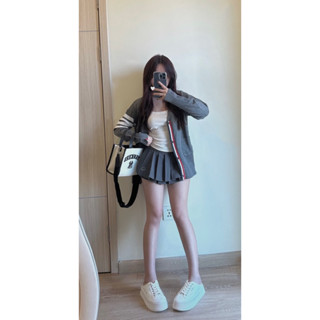   Hàng Loại 1  Chân váy ngắn xếp ly tennis xoè thêu chữ Q có lót quần hai màu xám  đen 