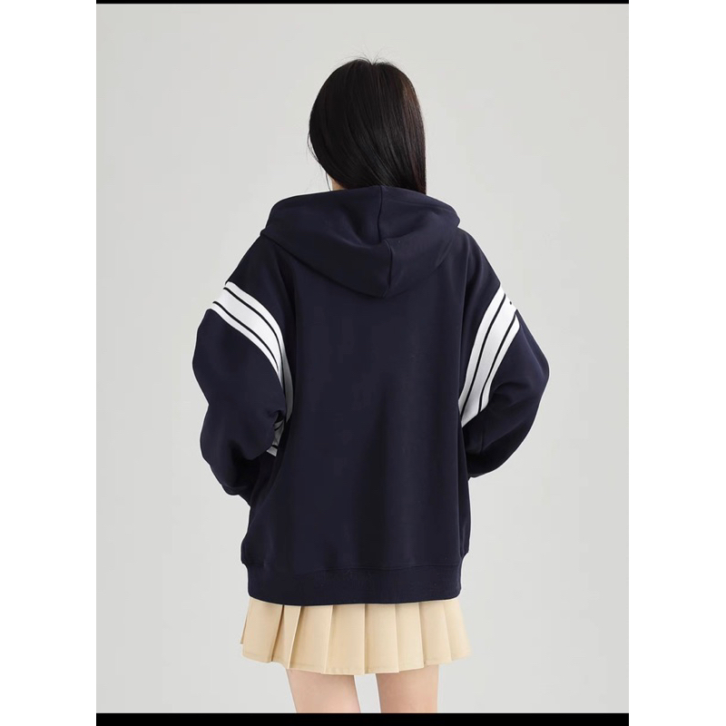 Áo khoác nỉ dessuu size M new tag