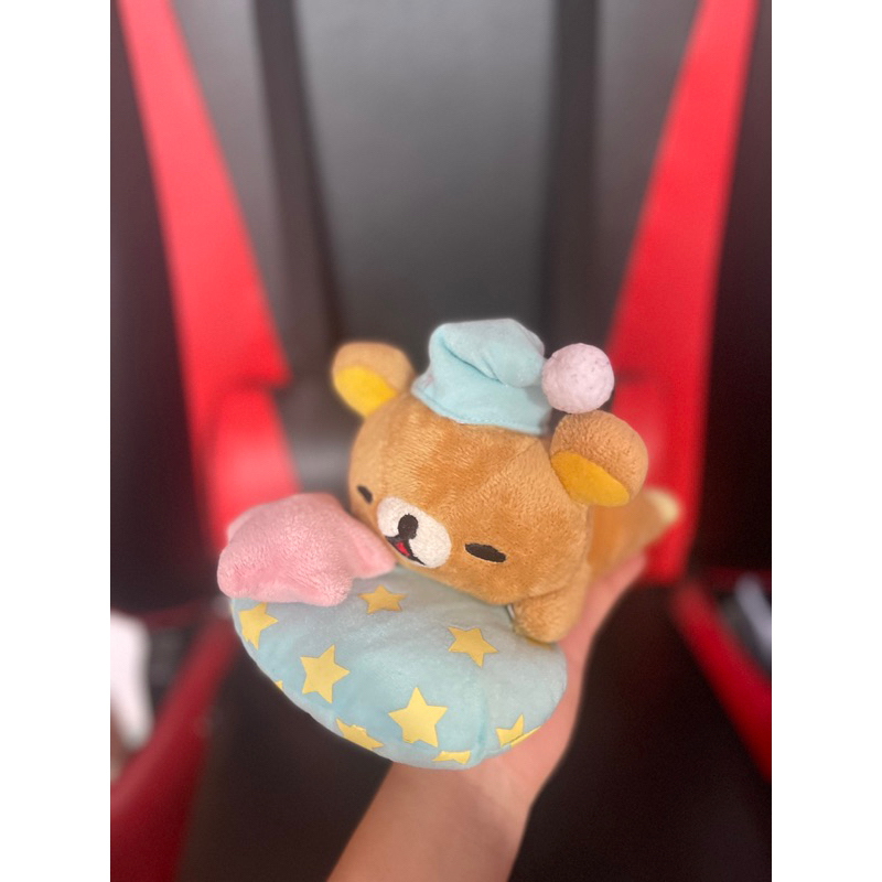 Gấu Bông Rilakkuma nằm ngủ mắt hí
