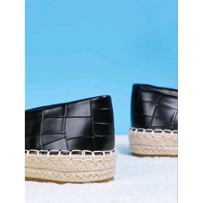 2Hand_Giày bệt cá tính