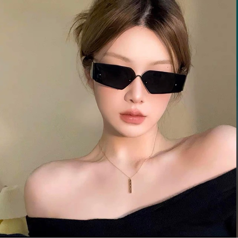 Kính pra đen mắt tam giác