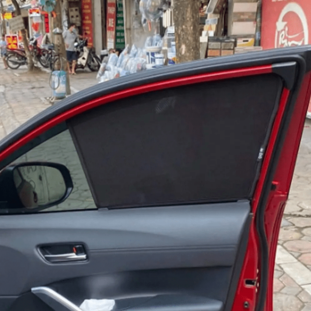 Rèm che nắng theo xe Toyota Corolla Cross - Bộ 4 miếng hút nam châm