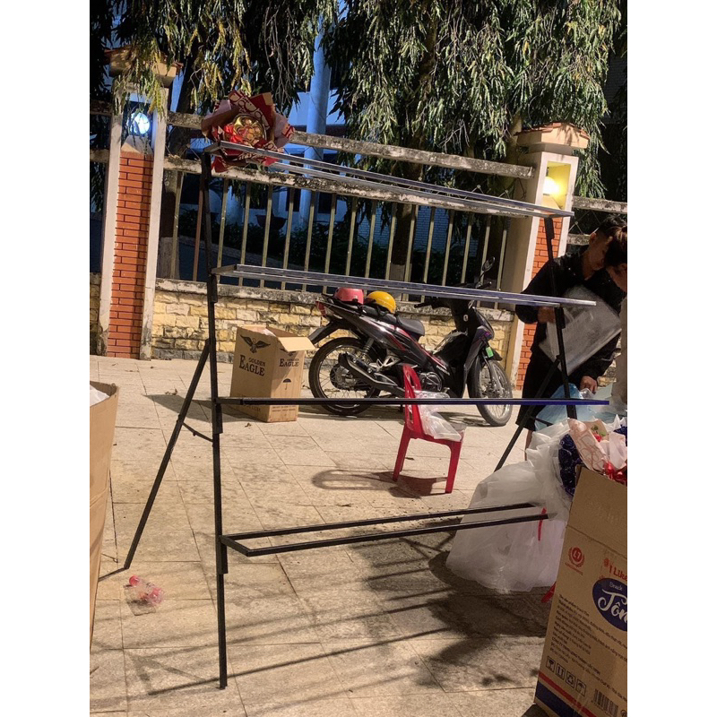 Kệ 4 tầng chưng hoa